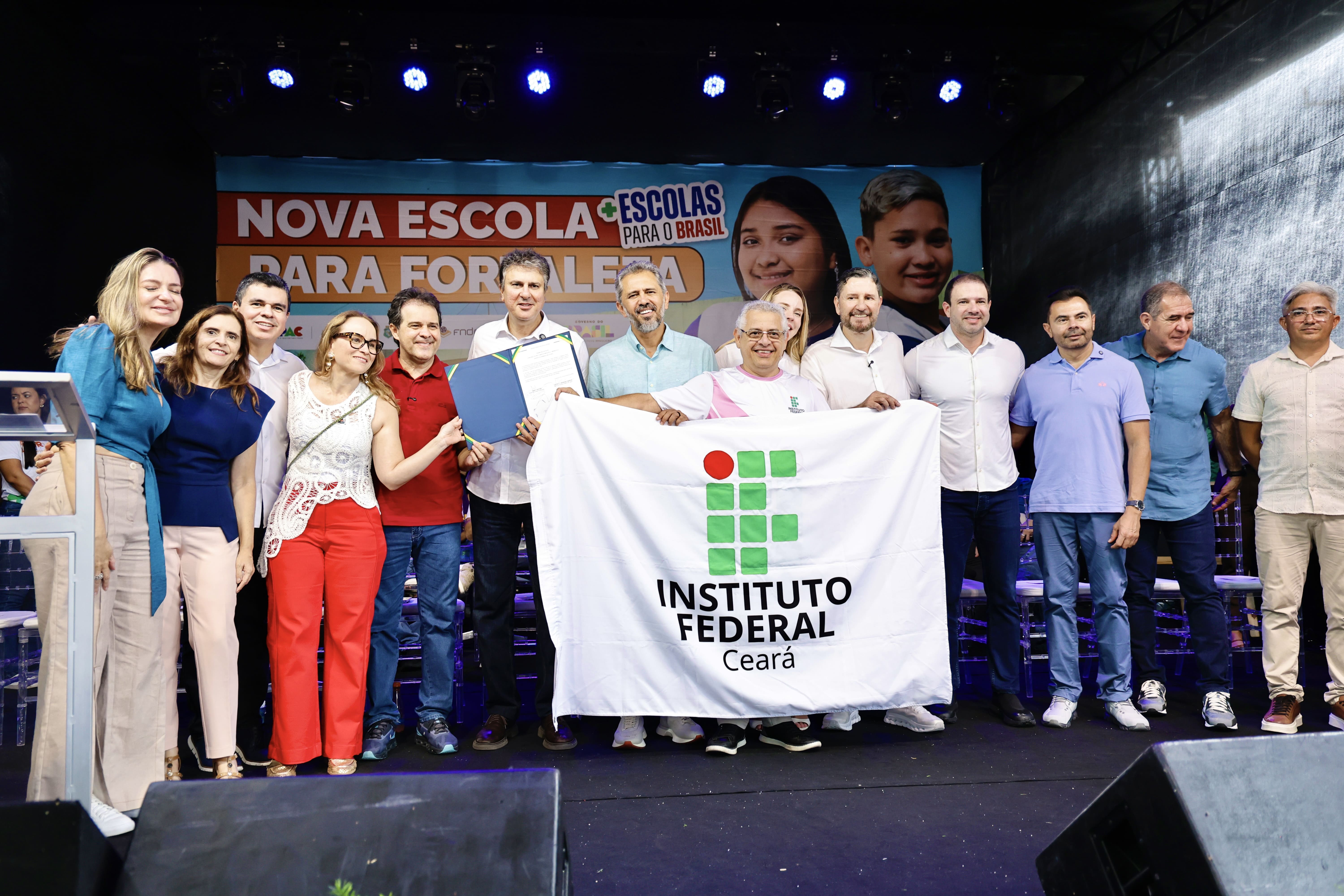 Durante o evento, o Governo Federal também autorizou o início da construção de dois campi do IFCE em Fortaleza, um em Messejana e outro no São Gerardo